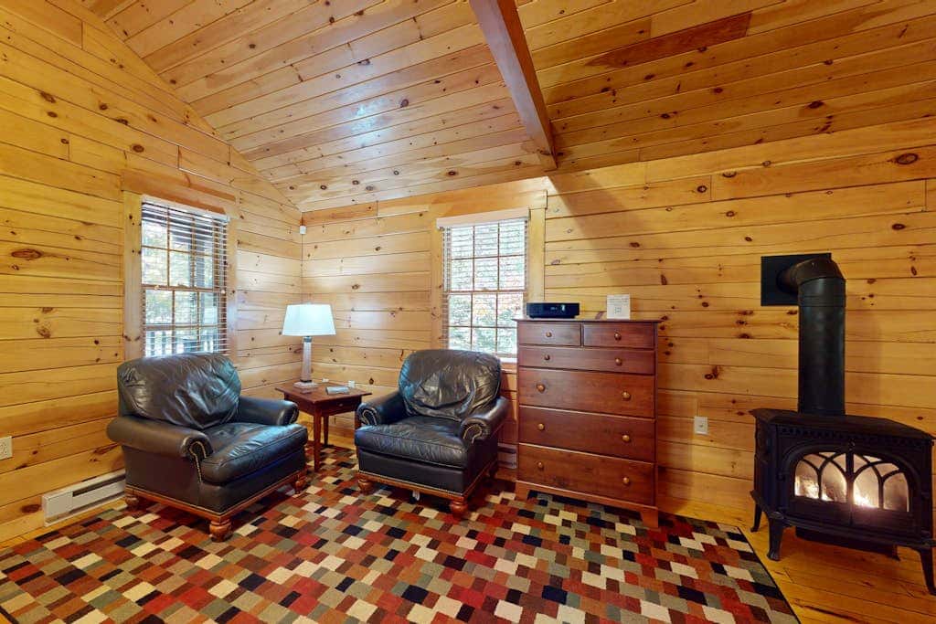Robin Cabin 84