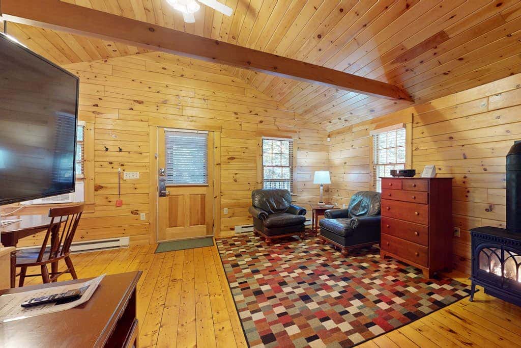 Robin Cabin 84