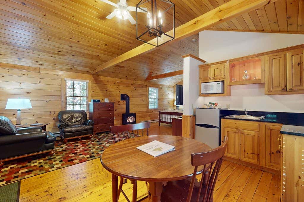 Robin Cabin 84