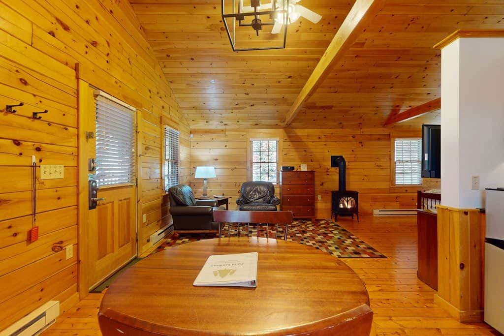 Robin Cabin 84