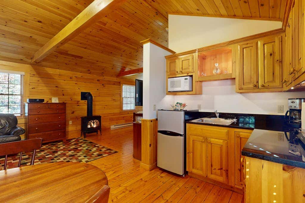 Robin Cabin 84