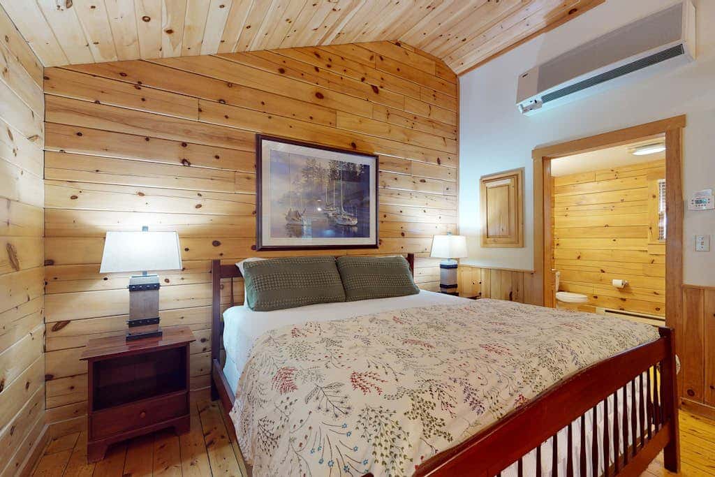 Robin Cabin 84