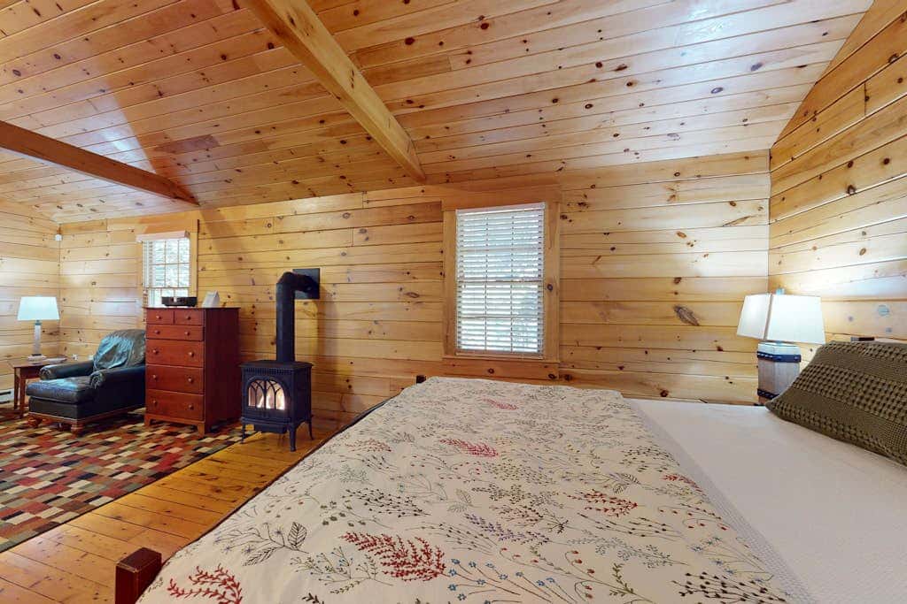 Robin Cabin 84