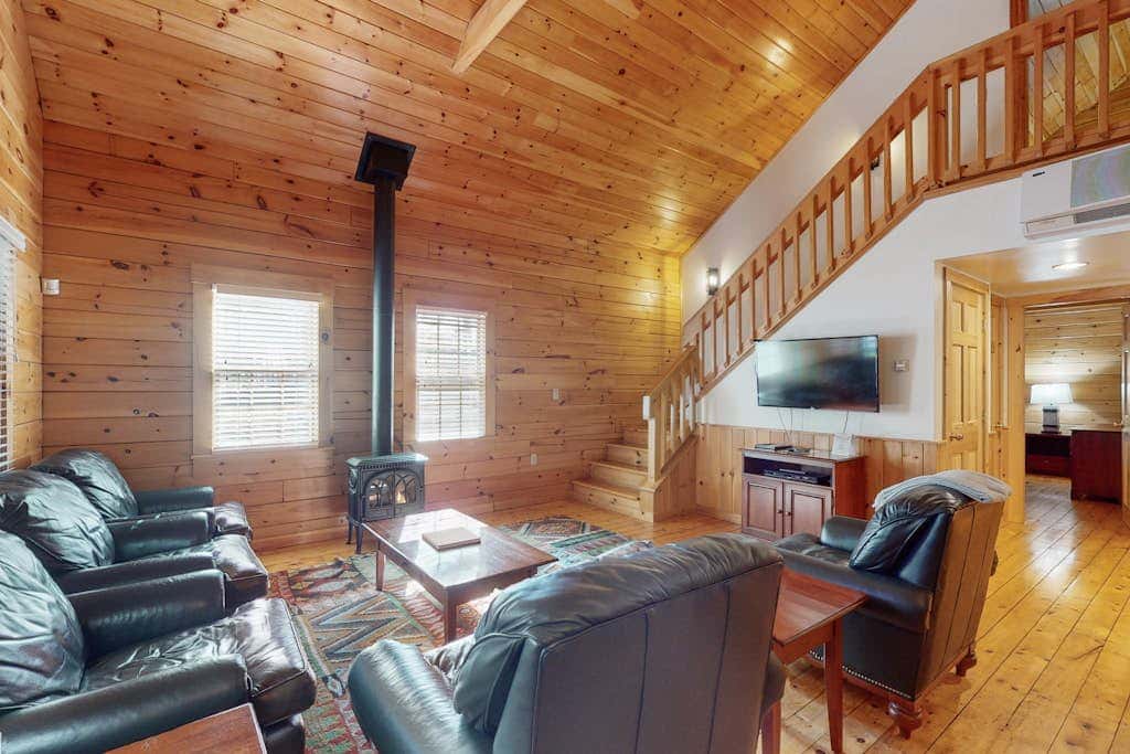 Chipmunk Cabin 102