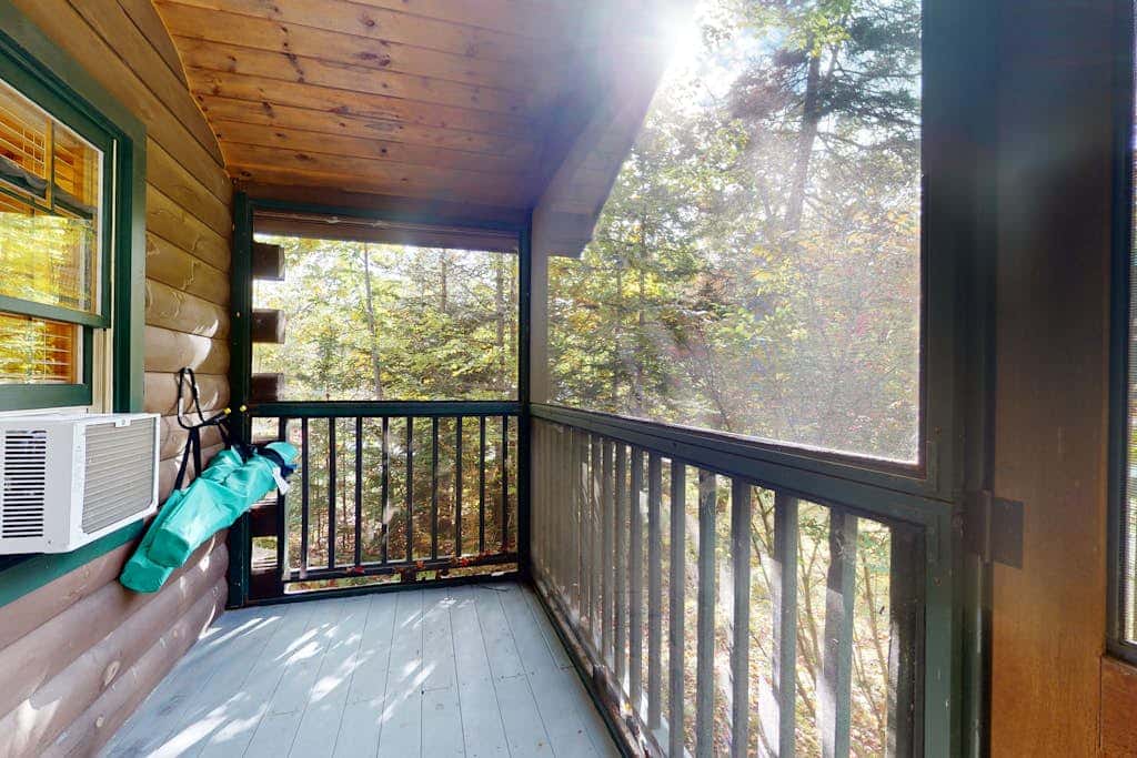 Puffin Cabin 94