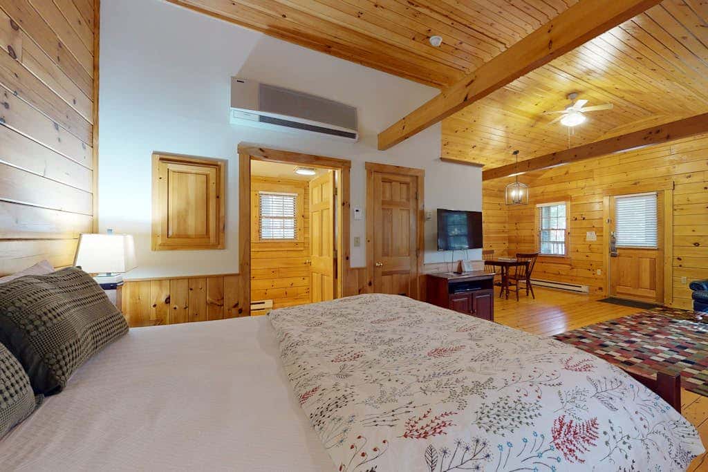 Owl Cabin 98