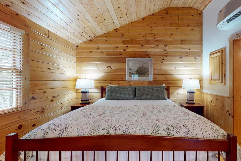 Owl Cabin 98