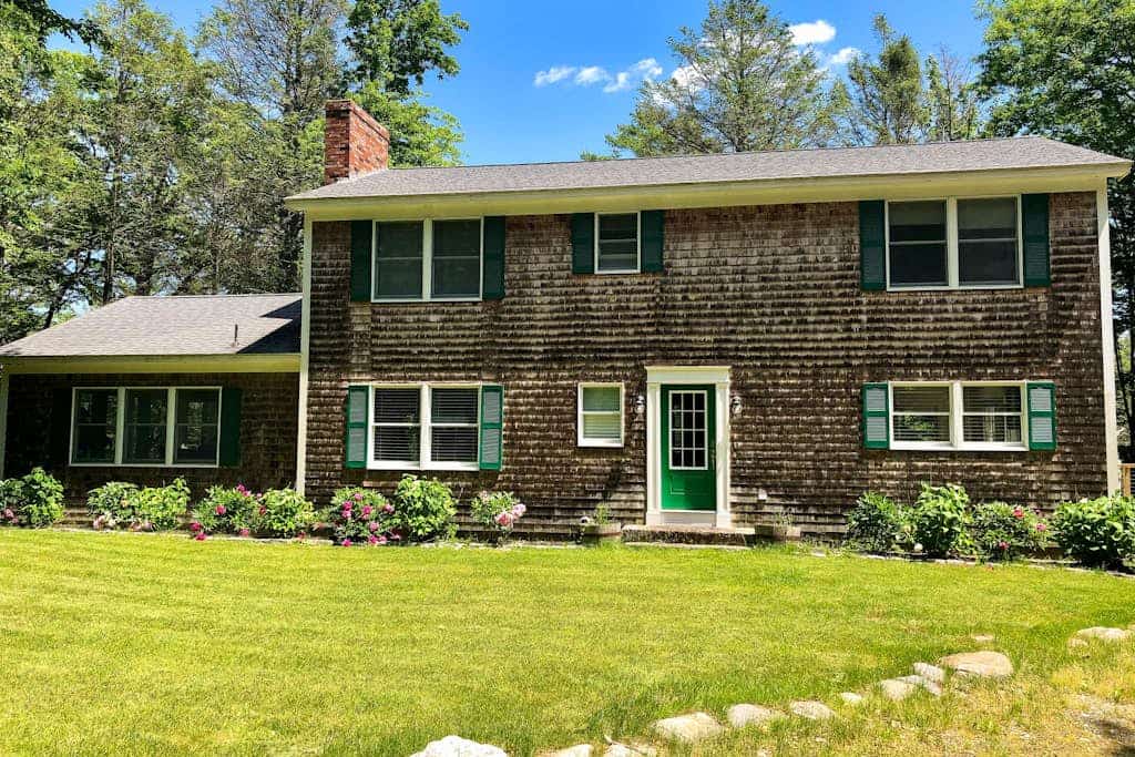 Private Waterfront Retreat- Tranquil private riverfront home w/ tidal dock & large yard