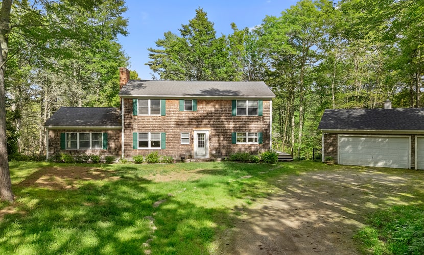 Private Waterfront Retreat- Tranquil private riverfront home w/ tidal dock & large yard