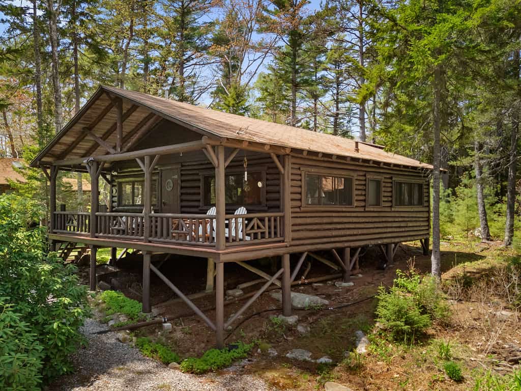 Cozy home with serene views, wood-burning fireplace & wifi