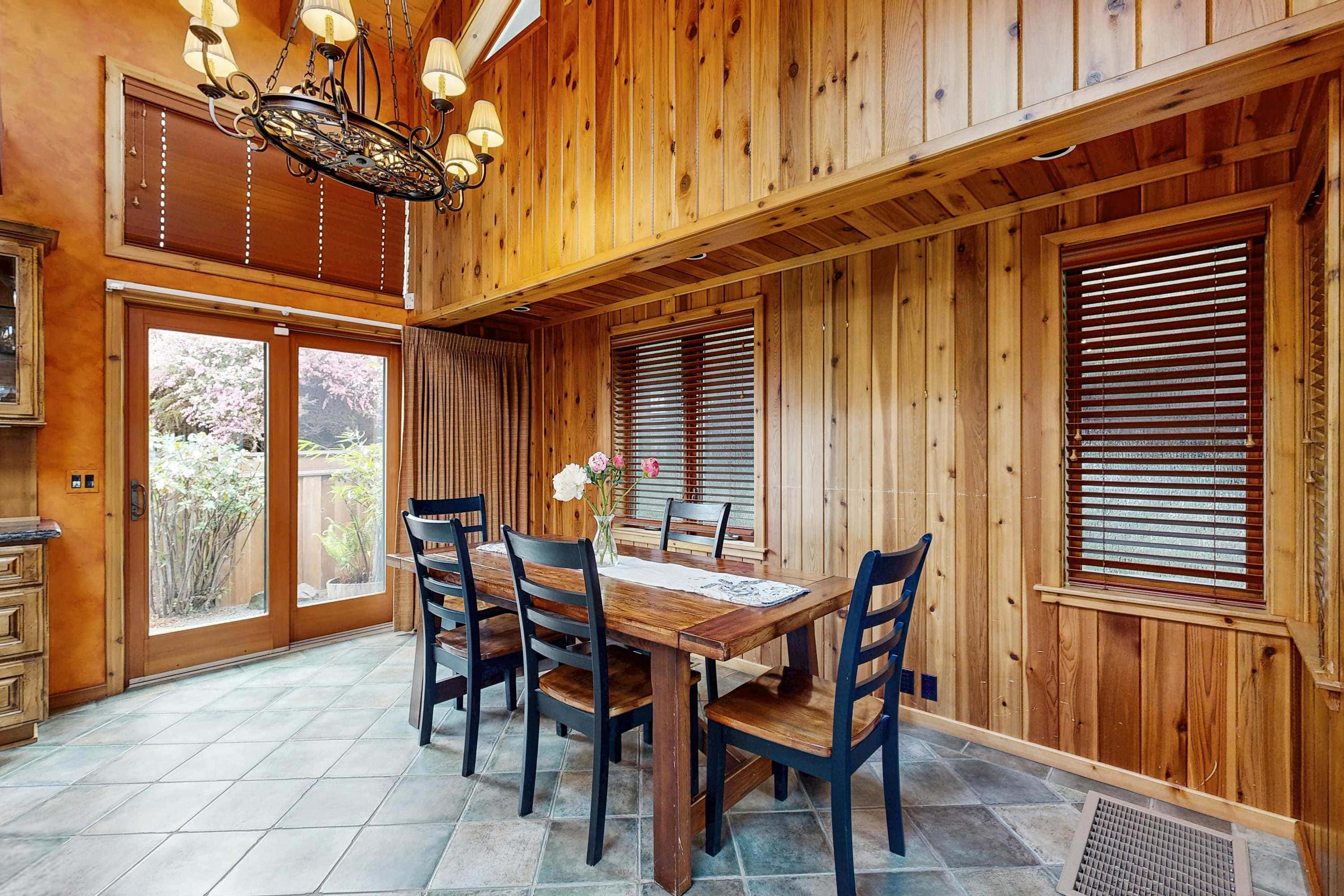 Mendocino Oceanfront Home - Hot Tub & BBQ