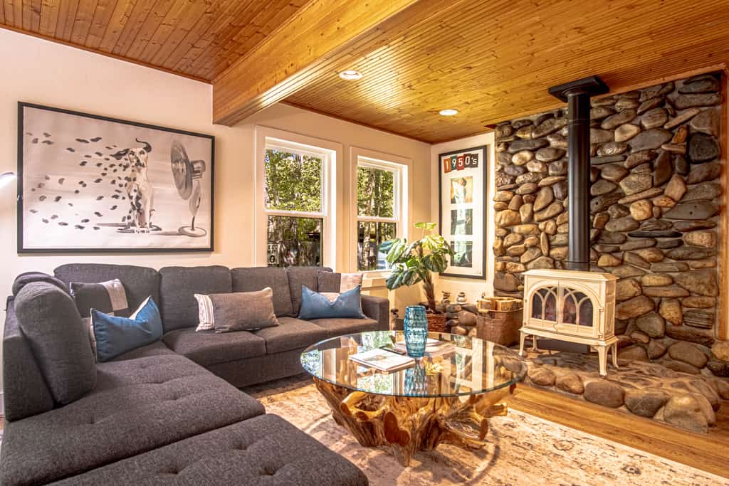 Red Elephant | 4BR - Fire Pit - River & Downtown
