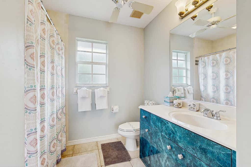 Pet Friendly Home with Outdoor Space & Private Pool