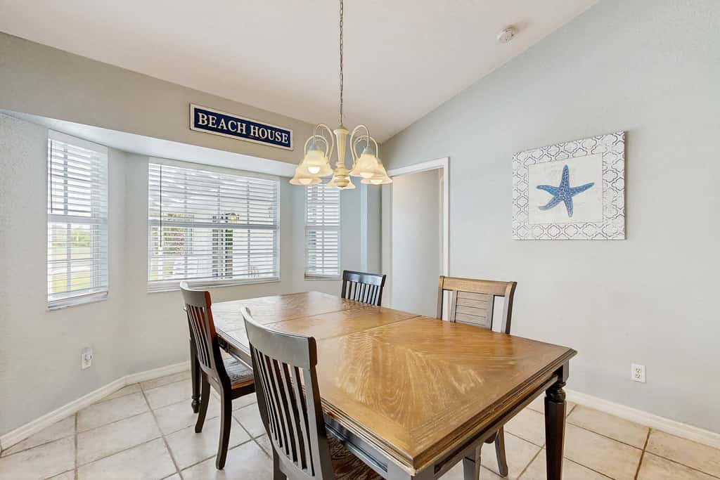 Pet Friendly Home with Outdoor Space & Private Pool