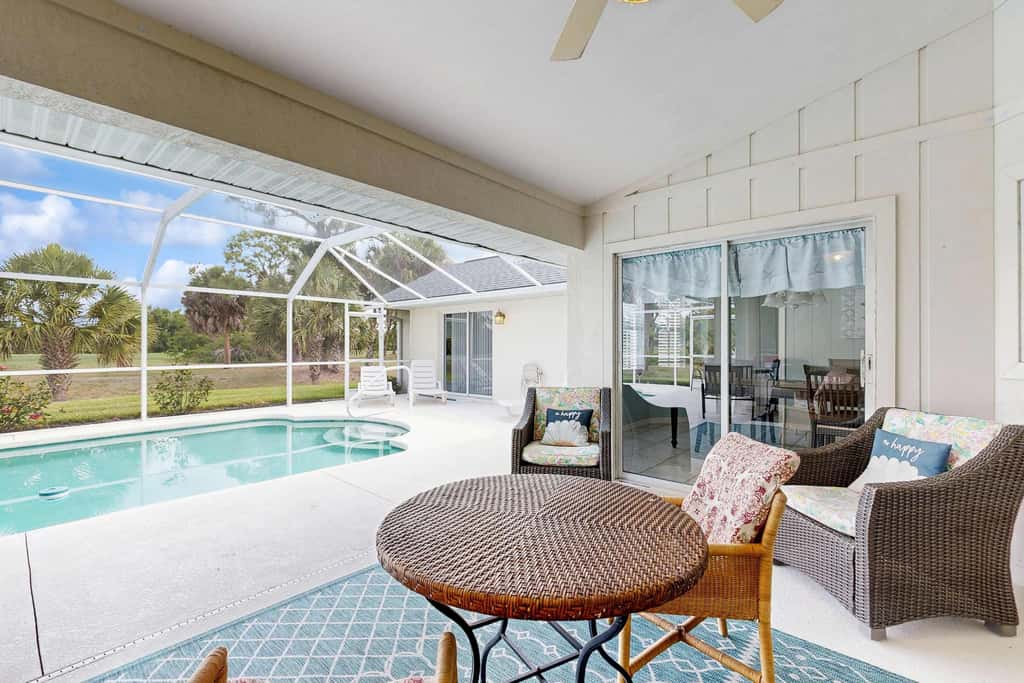Pet Friendly Home with Outdoor Space & Private Pool