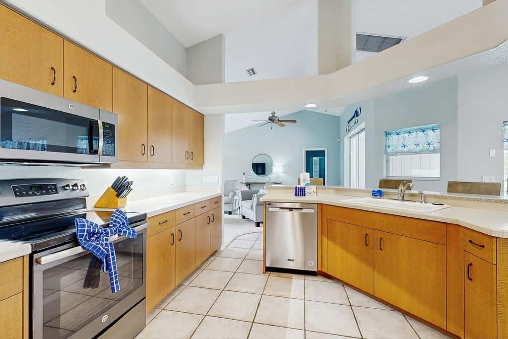 Pet Friendly Home with Outdoor Space & Private Pool