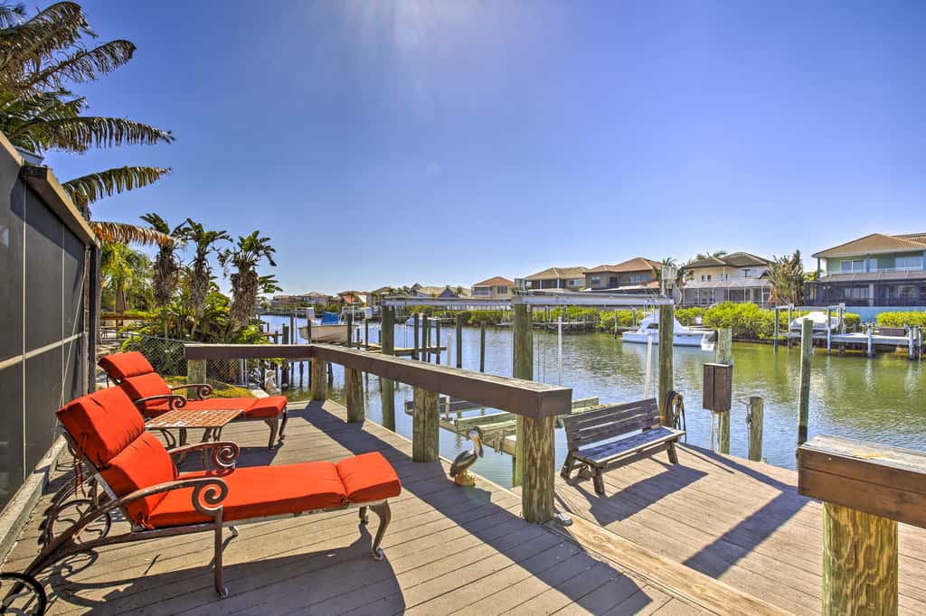 Solar-Heated Pool! Tropical Apollo Beach Hideaway