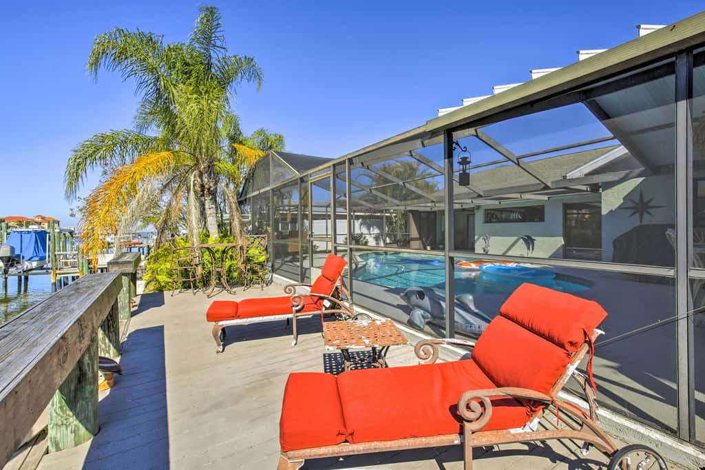 Solar-Heated Pool! Tropical Apollo Beach Hideaway