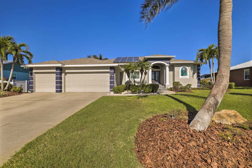 Heated Pool/Spa & Dock: Apollo Beach Home on Canal