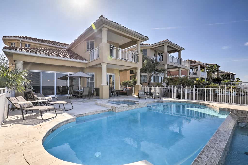 Waterfront Gem w/ Pool & Dock in Apollo Beach