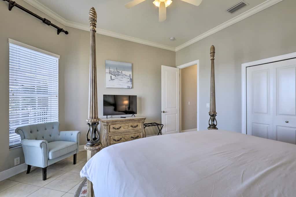 Waterfront Gem w/ Pool & Dock in Apollo Beach