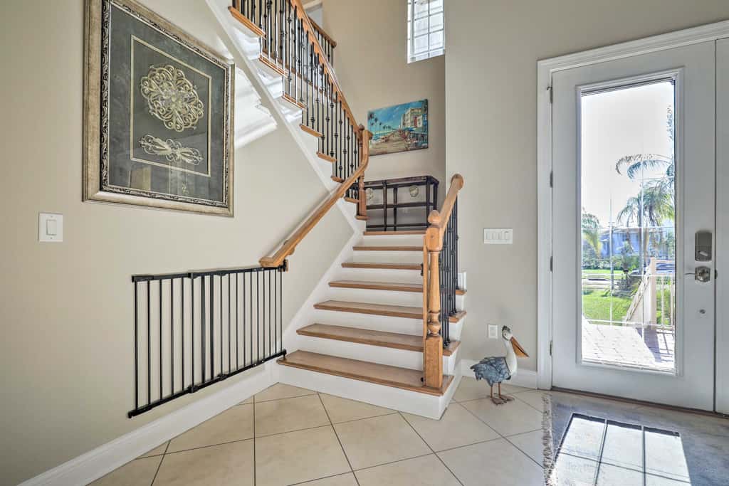 Waterfront Gem w/ Pool & Dock in Apollo Beach