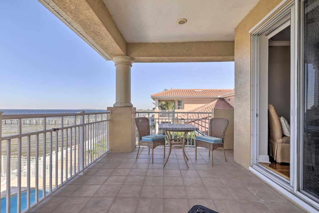 Waterfront Gem w/ Pool & Dock in Apollo Beach
