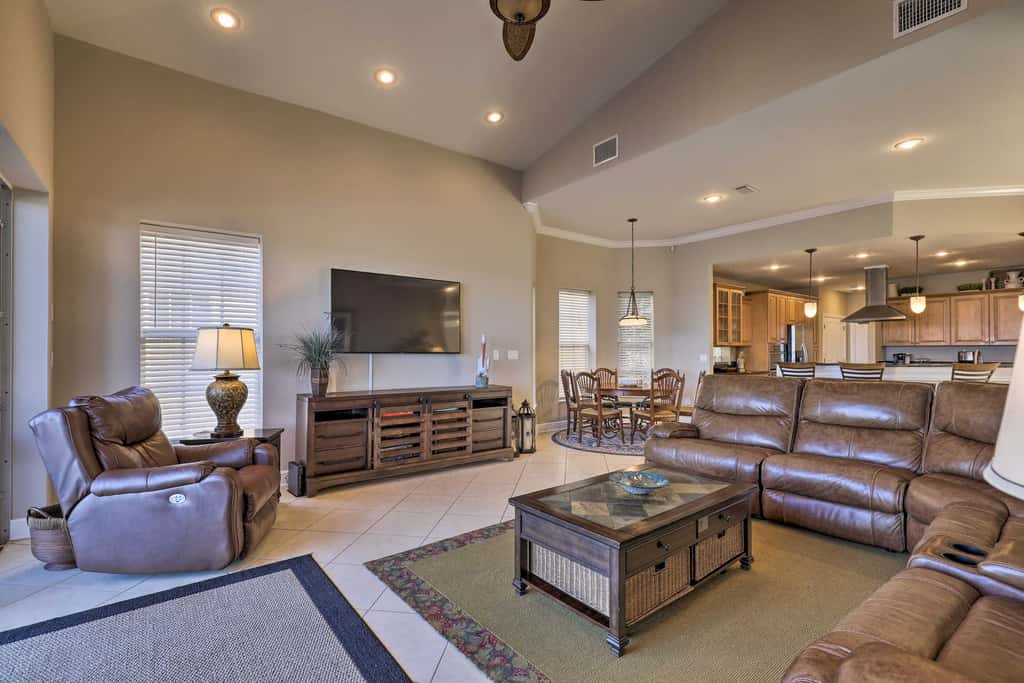 Waterfront Gem w/ Pool & Dock in Apollo Beach