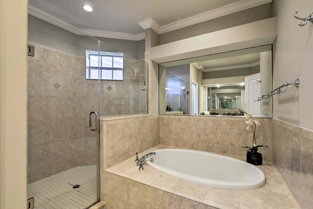 Waterfront Gem w/ Pool & Dock in Apollo Beach