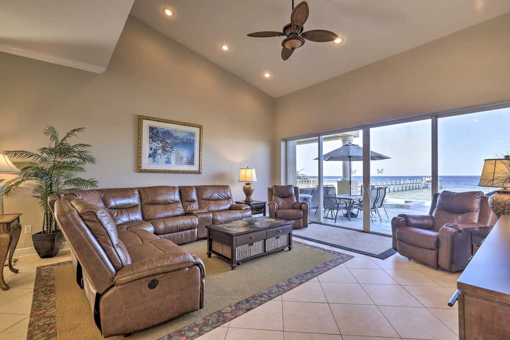 Waterfront Gem w/ Pool & Dock in Apollo Beach