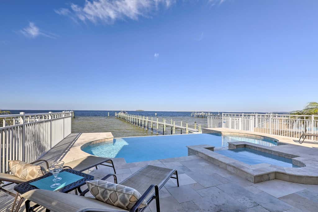 Waterfront Gem w/ Pool & Dock in Apollo Beach