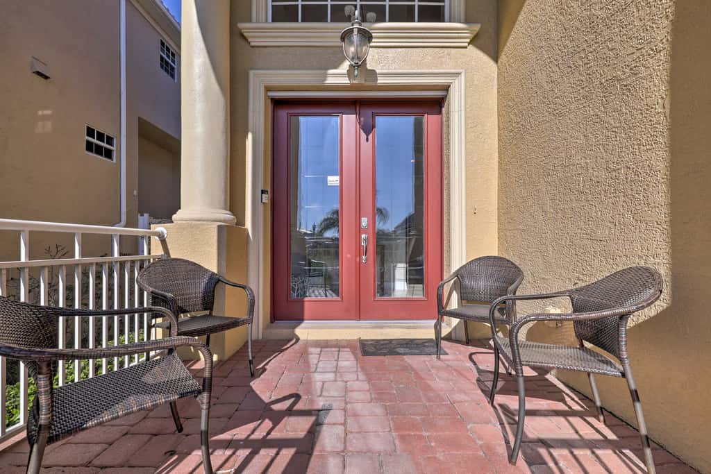 Waterfront Gem w/ Pool & Dock in Apollo Beach