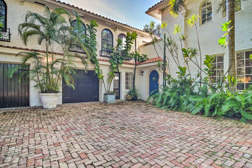 South Tampa Studio in Desirable Historic District!