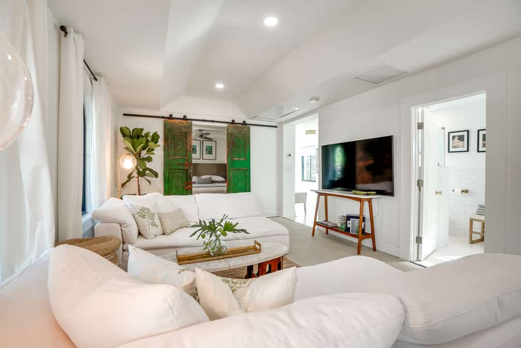 Chic Getaway in Desirable South Tampa District!