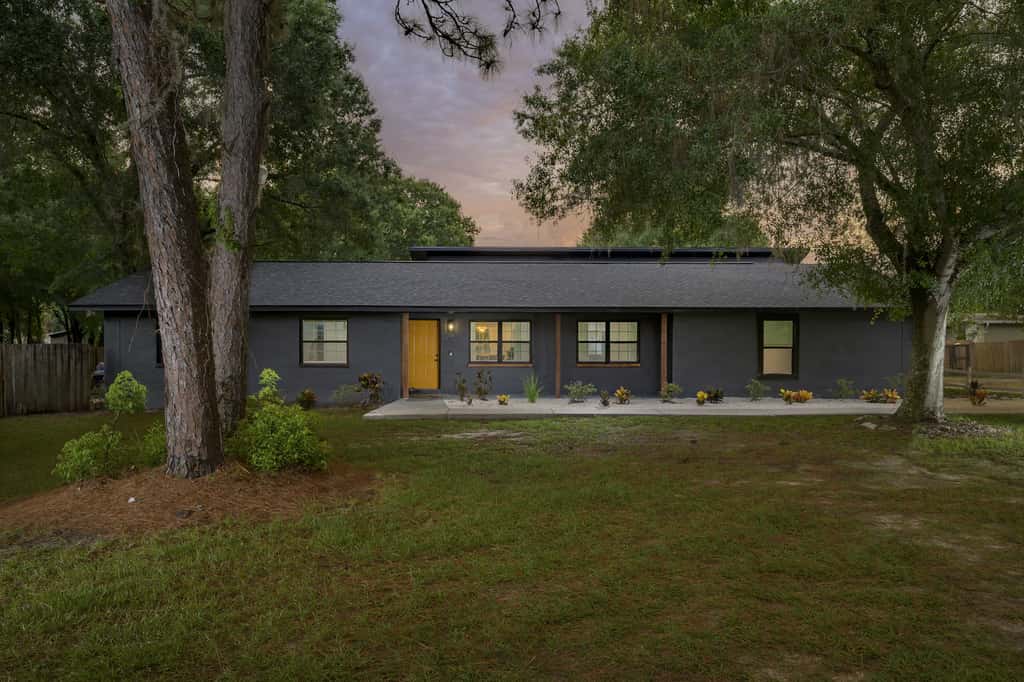 Tampa Retreat: 11 Beds, Game Room & Pool!