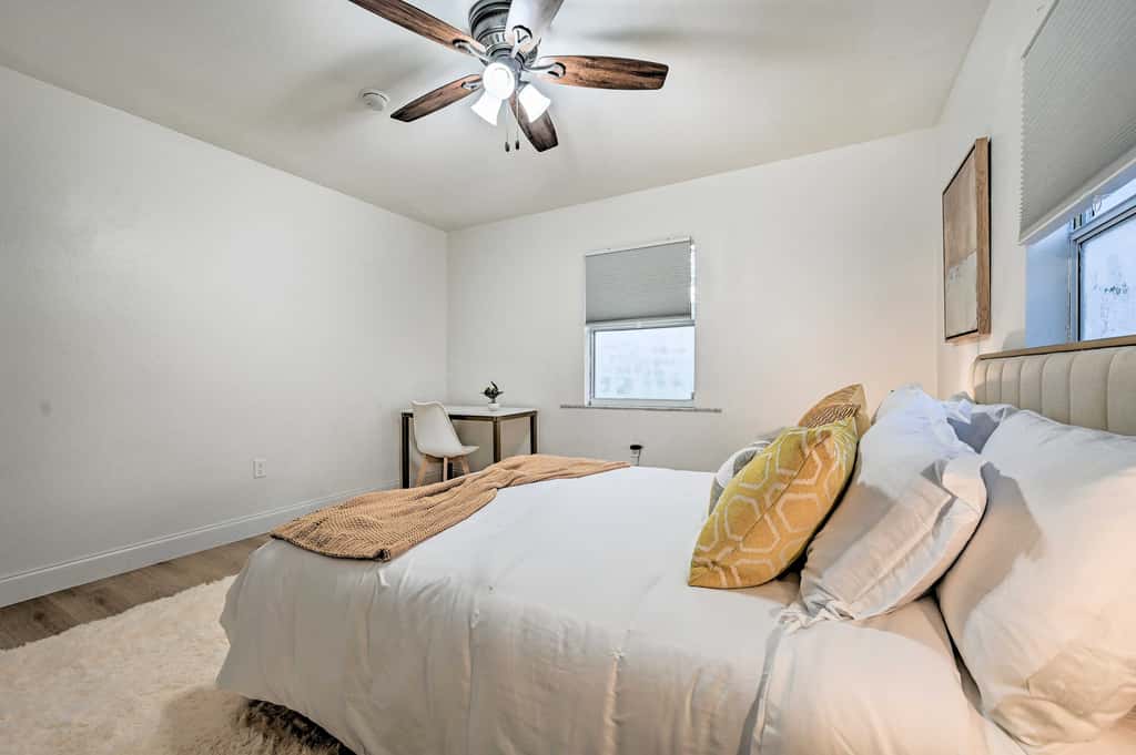 Tampa Retreat: 11 Beds, Game Room & Pool!