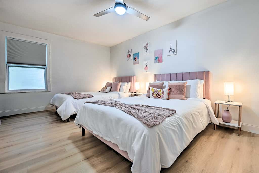Tampa Retreat: 11 Beds, Game Room & Pool!