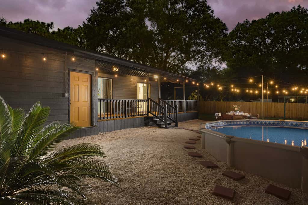Tampa Retreat: 11 Beds, Game Room & Pool!