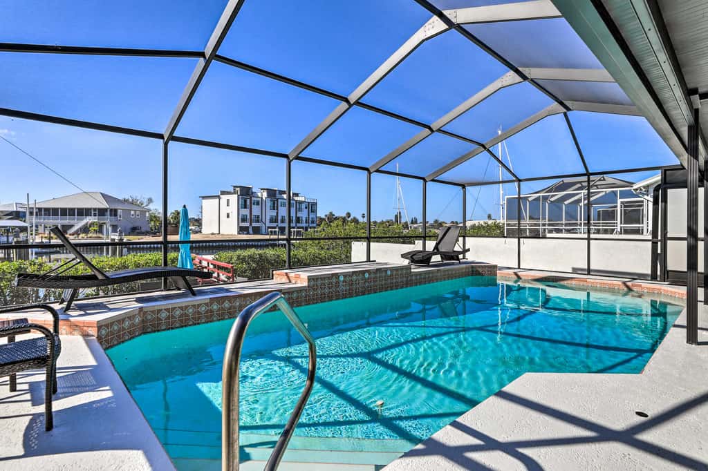 Private Dock & Saltwater Pool: Apollo Beach House