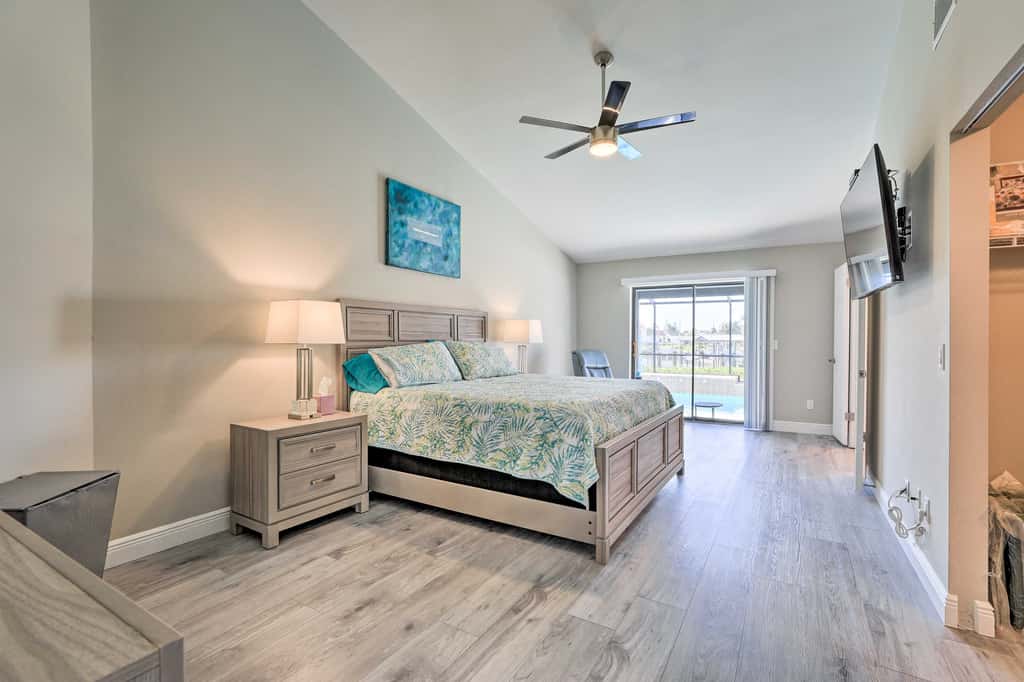 Private Dock & Saltwater Pool: Apollo Beach House