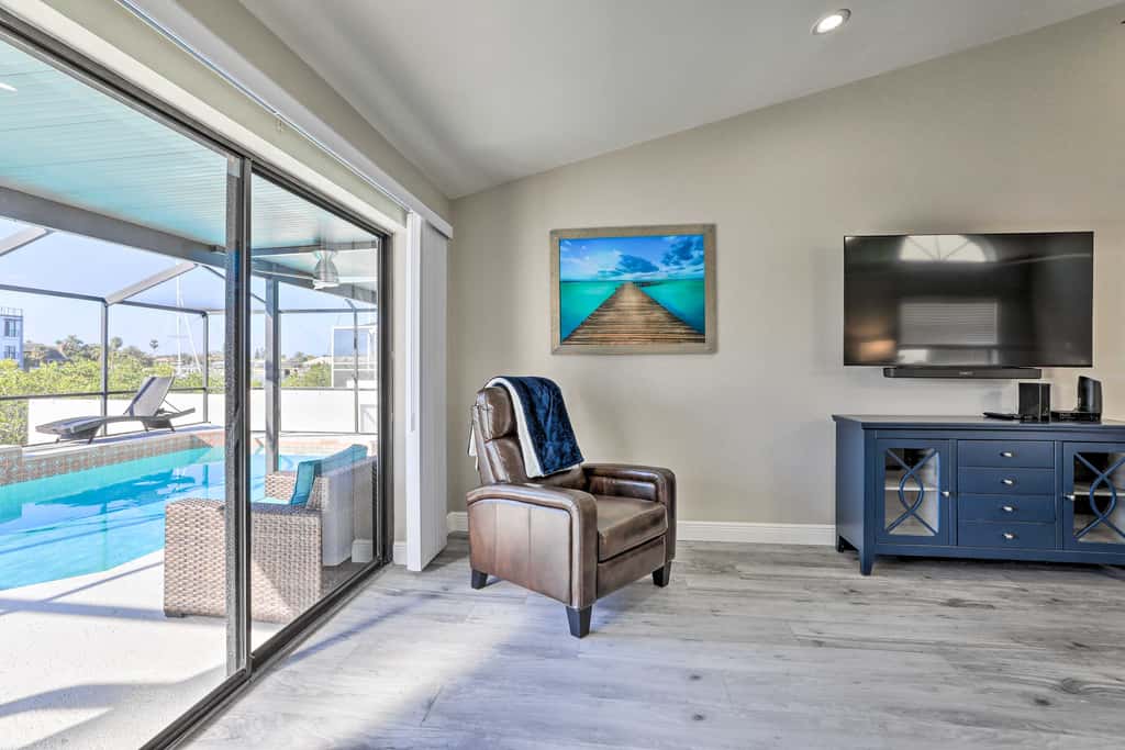 Private Dock & Saltwater Pool: Apollo Beach House