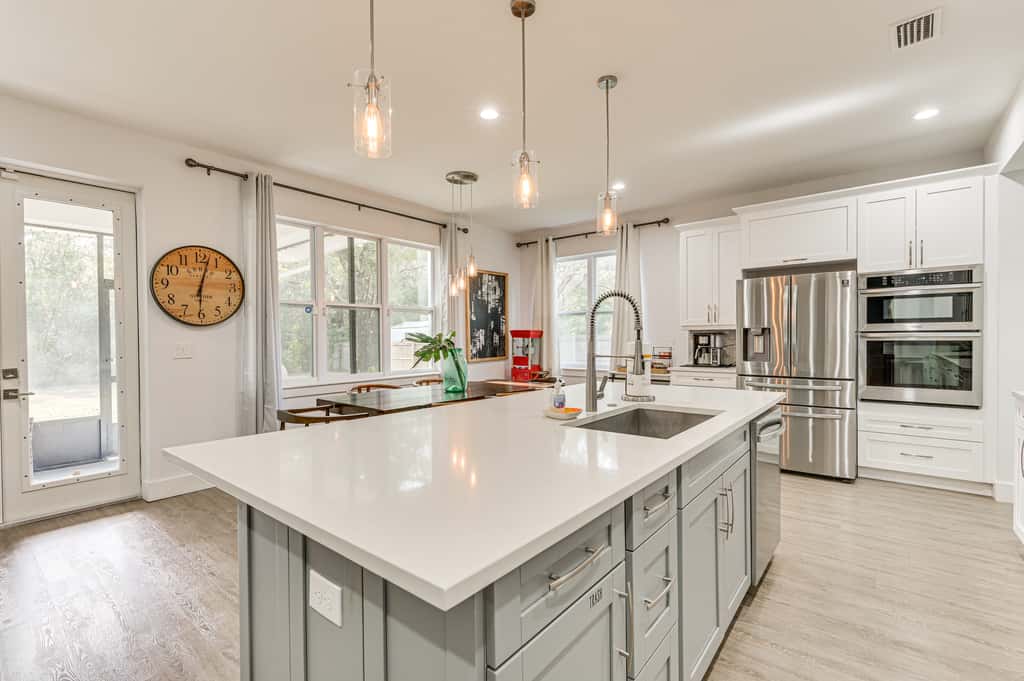 Modern Home | Pet Friendly | Kids Playroom | More!