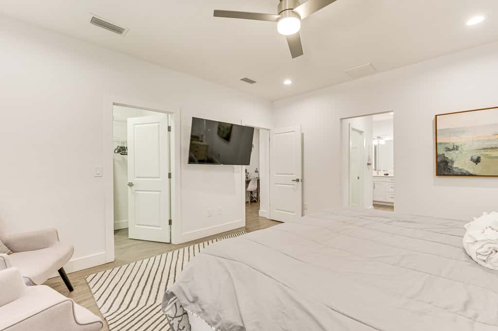 Modern Home | Pet Friendly | Kids Playroom | More!