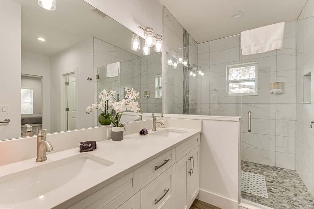 Modern Home | Pet Friendly | Kids Playroom | More!