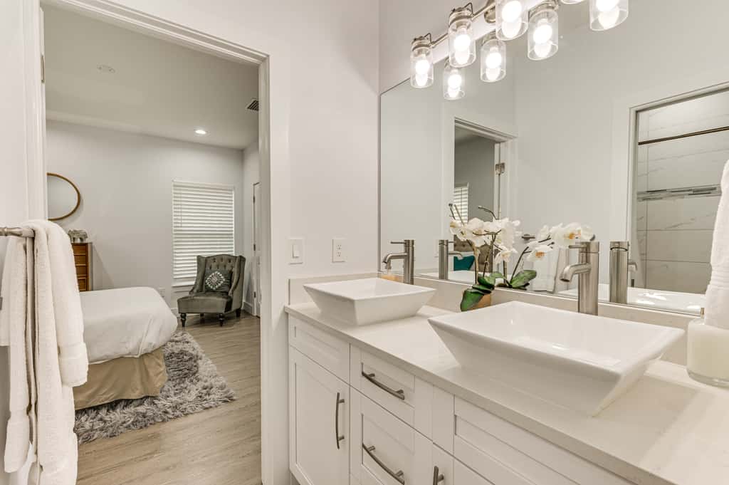 Modern Home | Pet Friendly | Kids Playroom | More!