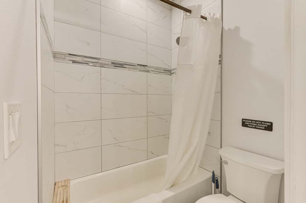 Modern Home | Pet Friendly | Kids Playroom | More!