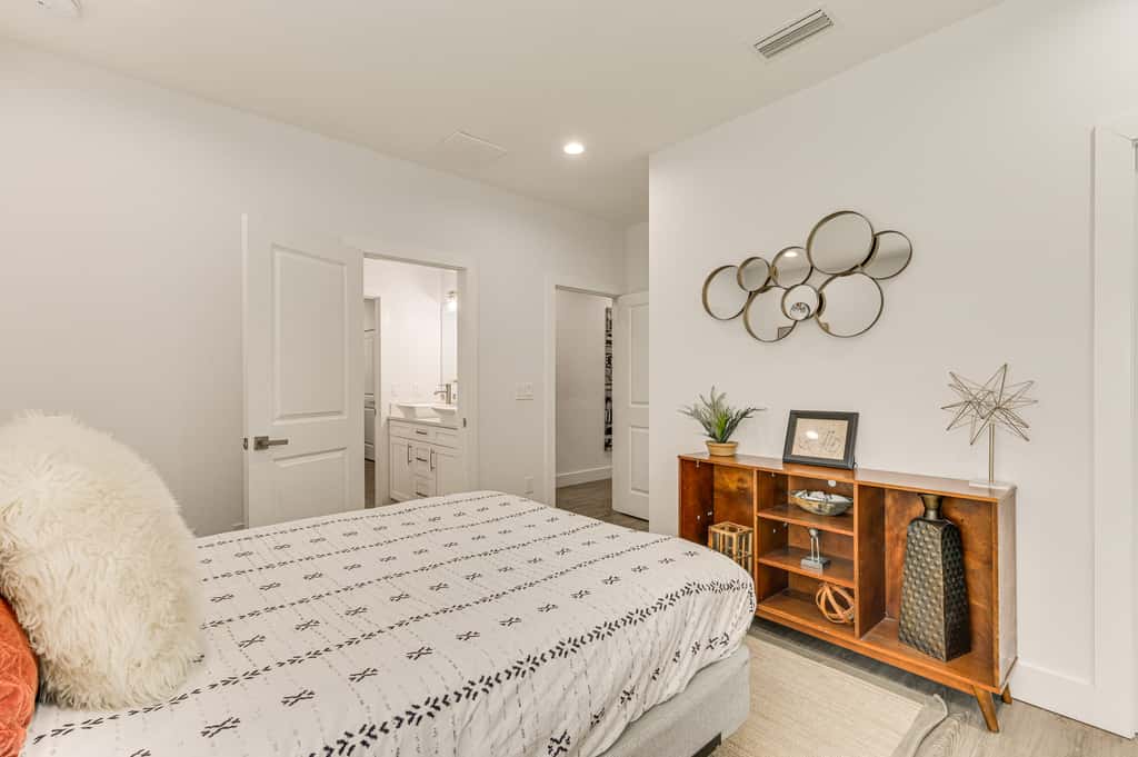 Modern Home | Pet Friendly | Kids Playroom | More!