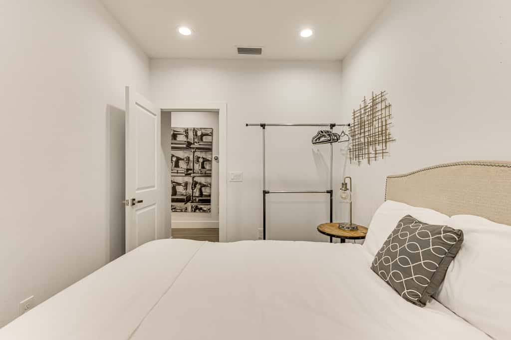 Modern Home | Pet Friendly | Kids Playroom | More!