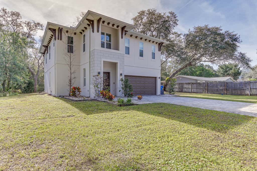 Modern Home | Pet Friendly | Kids Playroom | More!