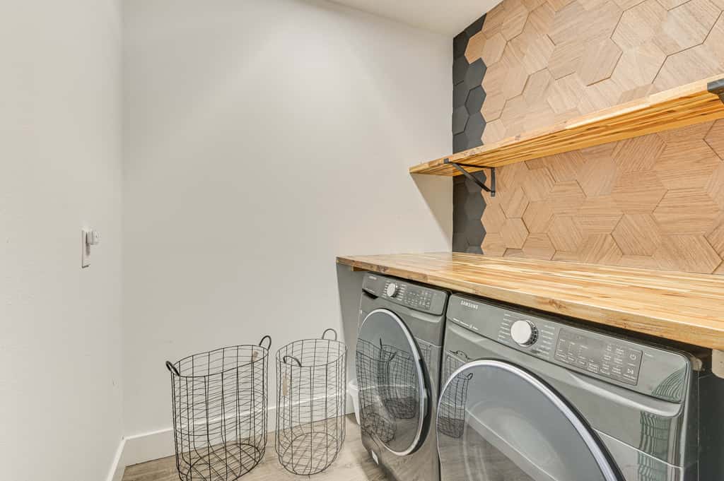 Modern Home | Pet Friendly | Kids Playroom | More!
